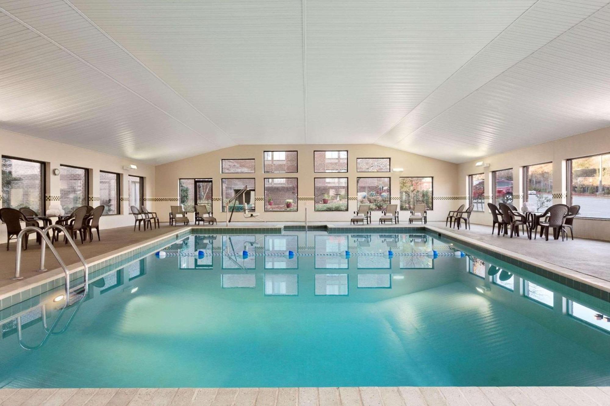 Country Inn & Suites By Radisson, Atlanta Galleria-Ballpark, Ga Smyrna Eksteriør billede