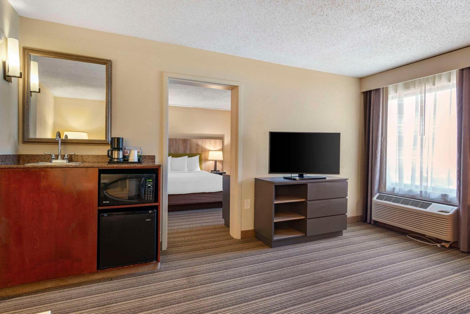 Country Inn & Suites By Radisson, Atlanta Galleria-Ballpark, Ga Smyrna Eksteriør billede
